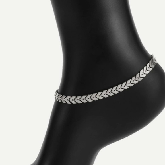 3/$30 🤍 Sequin Anklet - Picture 3 of 3